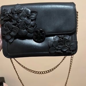 TORY BURCH DUET BLACK CHAIN LEATHER FLOWER  CROSSBODY BAG - RARE